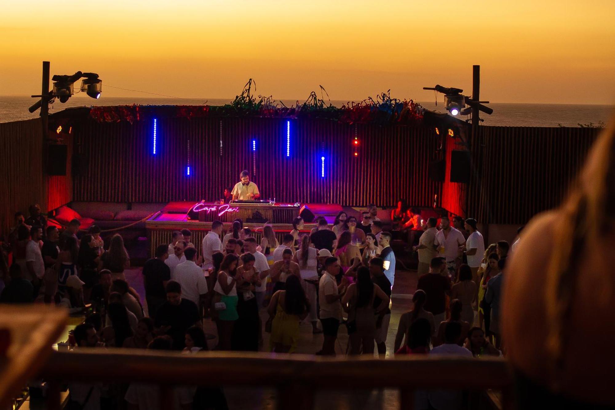 Cafe Jeri Hotel Жижока-ді-Жерікуакуара Екстер'єр фото The nightclub